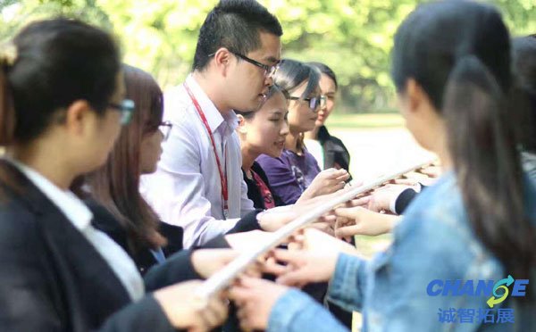 团队建设游戏齐眉棍