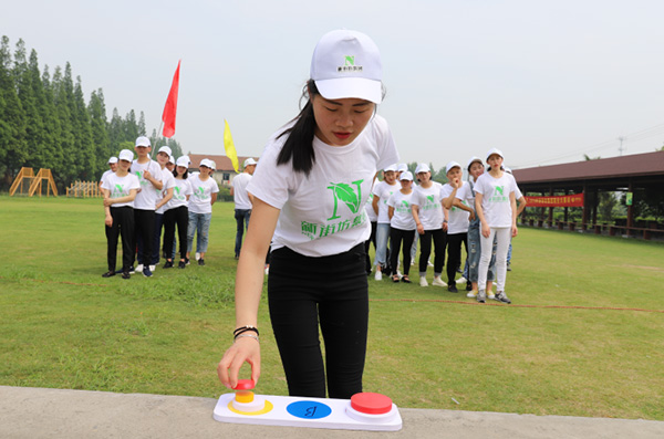 学员正在破解团队圣塔规律