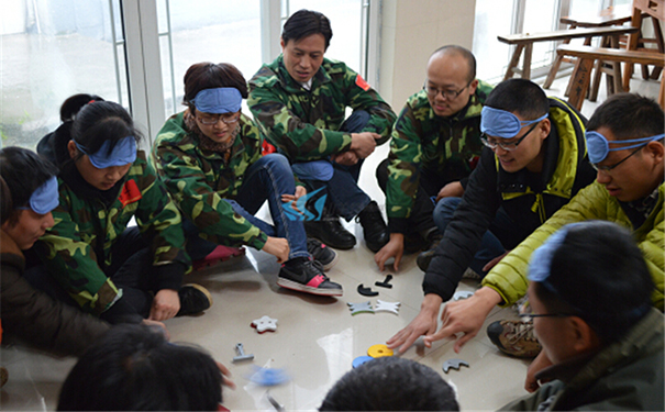 拓展盲人摸象40人怎么玩的技巧玩法揭秘
