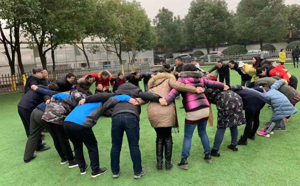 户外拓展培训的“是”与“非”，如何去分辨