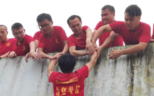 组织户外30人左右团建活动方案