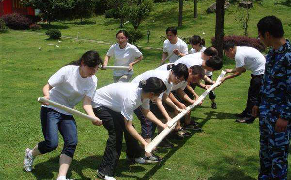 没有道具的团建游戏