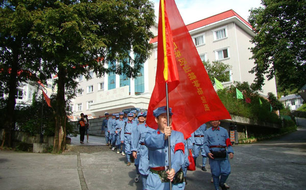 “红色拓展训练”重视队伍整体性拓展方案