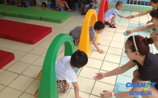 幼儿冬季室内小游戏 幼儿室外徒手类游戏