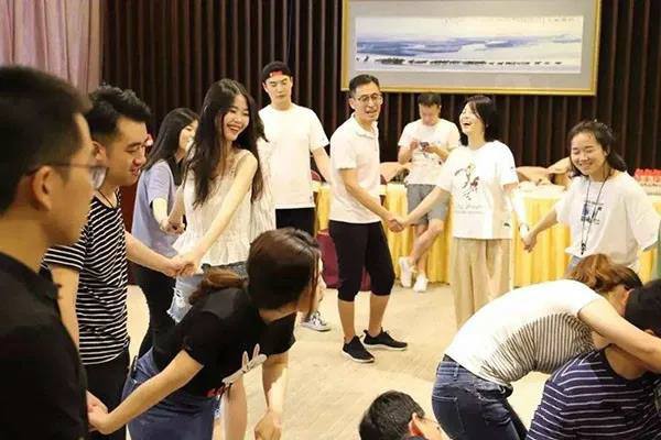 无道具多人晨会互动小游戏
