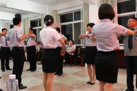 有什么好玩的晨会游戏 好玩简单晨会小游戏