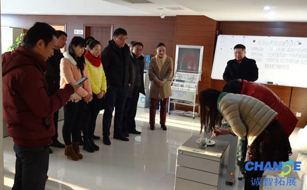 晨会开心一刻小游戏 10个晨会搞笑小游戏