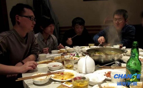 酒桌上游戏大全 比较嗨的酒桌游戏
