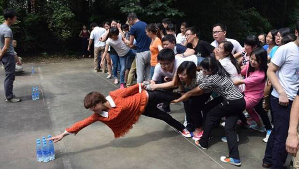 员工聚会游戏有哪些 搞笑聚会小游戏大全