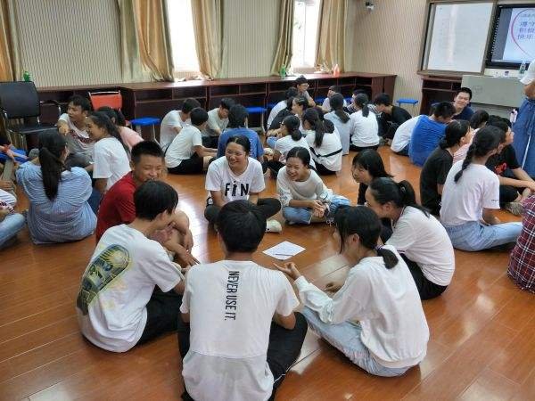 团建室内小游戏无道具 无道具多人室内小游戏
