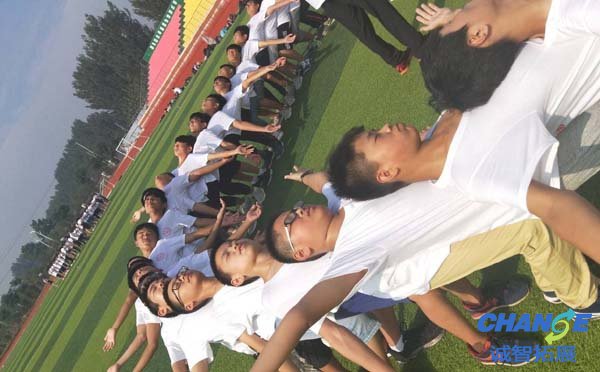 合作竞争游戏 人椅游戏