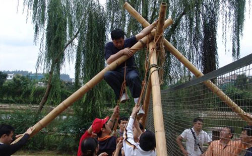 拓展项目逃离集中营