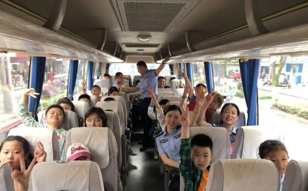 50人大巴车上互动气氛小游戏有哪些