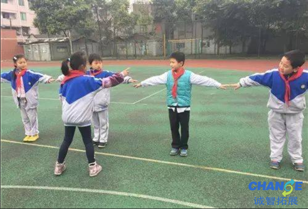 青少年户外拓展活动游戏怎么玩
