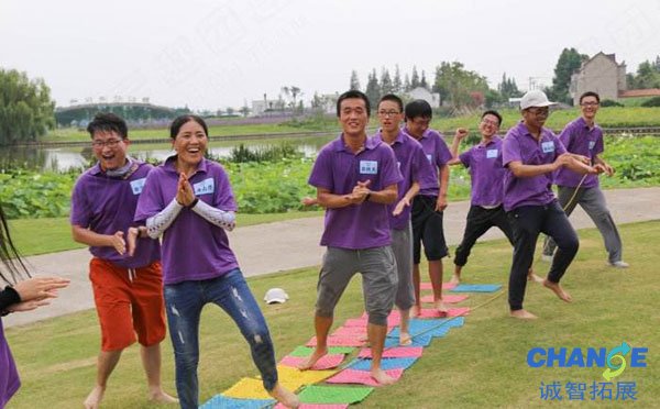 集体游戏惩罚的好点子 公司年会聚会游戏惩罚方法