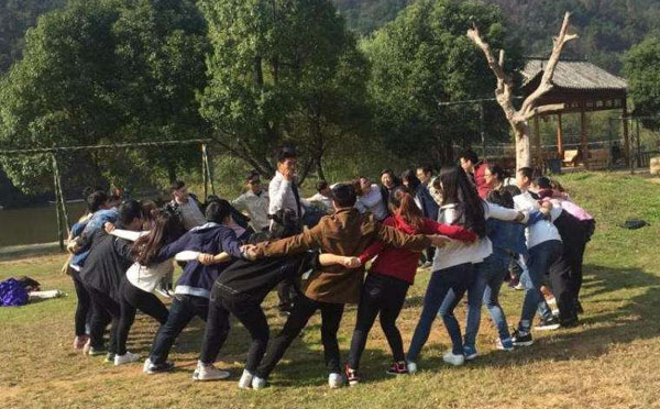青少年如何正确的开展拓展训练