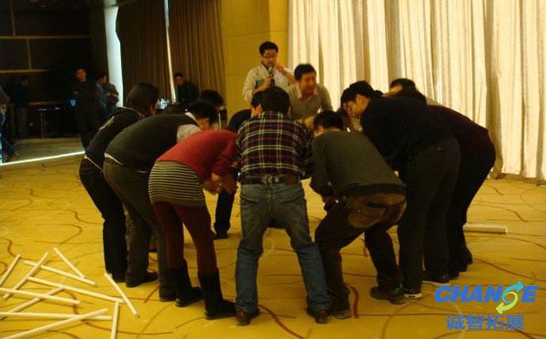 公司年会创意游戏大全 年会节目创意简单游戏