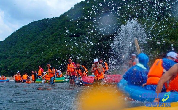 夏季漂流个人该注意防晒、中暑、晕车