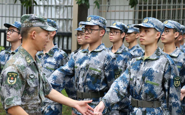 大一新生军训励志口号