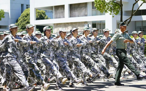 军训拉歌搞笑口号