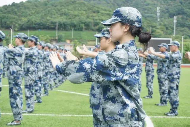 高中军训跑步的口号霸气押韵