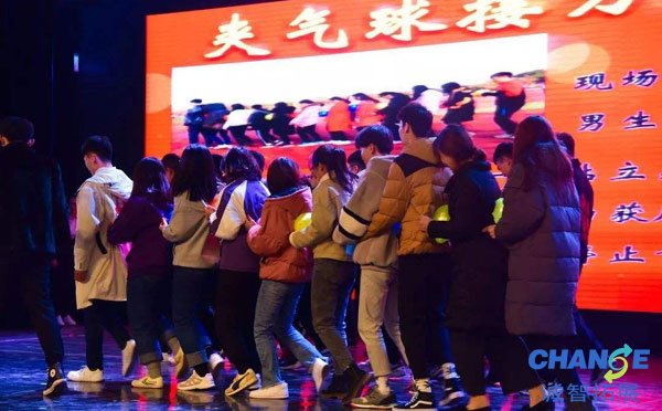 押韵搞笑团建队名和口号 霸气十足团建口号大全