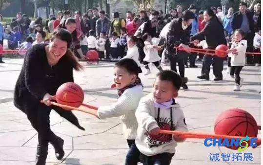 适合小学生玩的户外拓展游戏 小学生春游可以玩的游戏