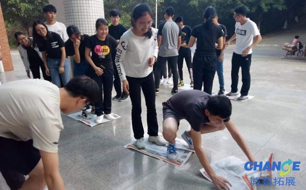 公司团建活动有趣一点就这么难吗