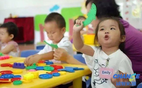 幼儿园六一亲子游戏