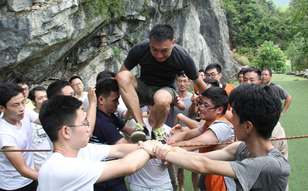抱团打天下拓展游戏是怎么玩 如何通过关
