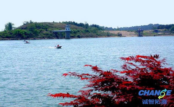红安帝王湖景区拓展基地