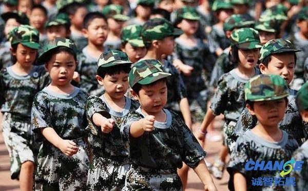 小学生应该军训吗?