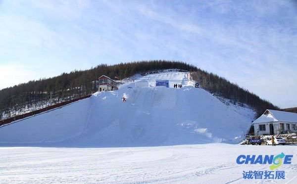 内蒙古阿尔山滑雪场 – 林海雪原，滑雪乐园