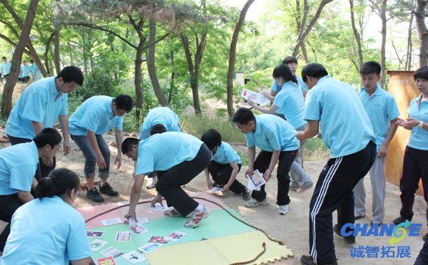 “红色拓展训练”重视队伍整体性拓展方案