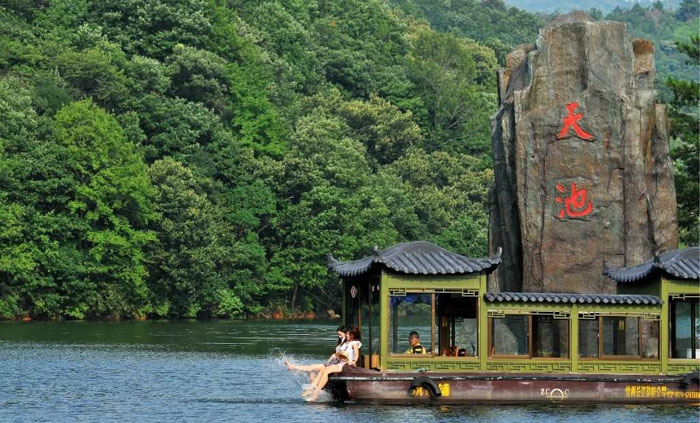 木兰天池：山水秀丽的天然后花园