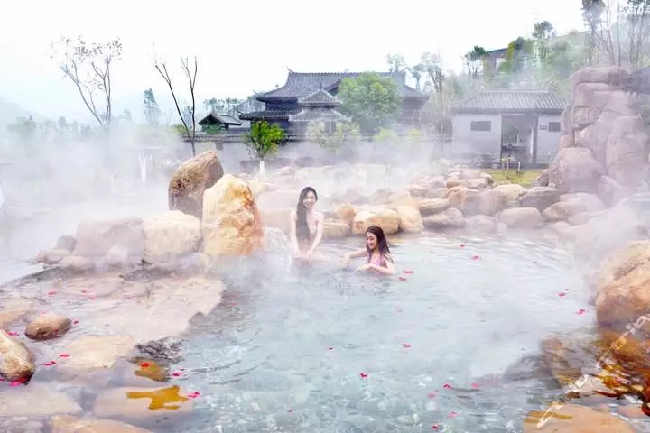 如何策划新颖好玩的年会主题方案？创意的年会主题大全