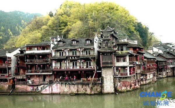 儿童坐飞机要买票吗，两岁小孩国庆节适合去哪旅游？