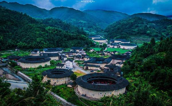 南靖：依山偎翠客家堡