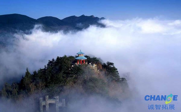 庐山——初日共长江一色
