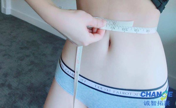 背阔肌锻炼方法
