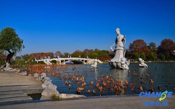 玄武湖公园环湖风光带