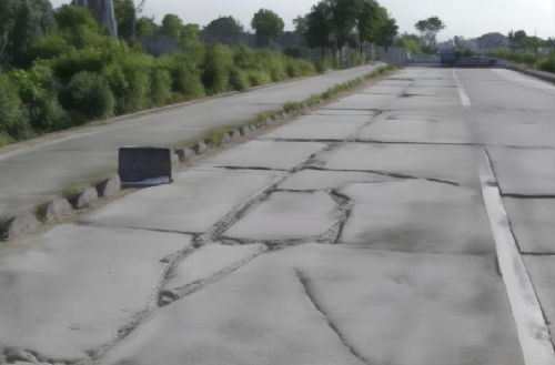 混凝土路面裂缝原因有哪些(图4)