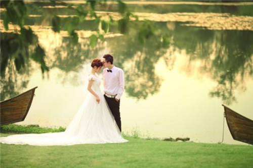 发小结婚如何写朋友圈 发小结婚可以送什么礼物(图2) 发小结婚如何写朋友圈 发小结婚可以送什么礼物(图2)
