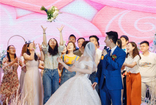 发小结婚如何写朋友圈 发小结婚可以送什么礼物(图3) 发小结婚如何写朋友圈 发小结婚可以送什么礼物(图3)