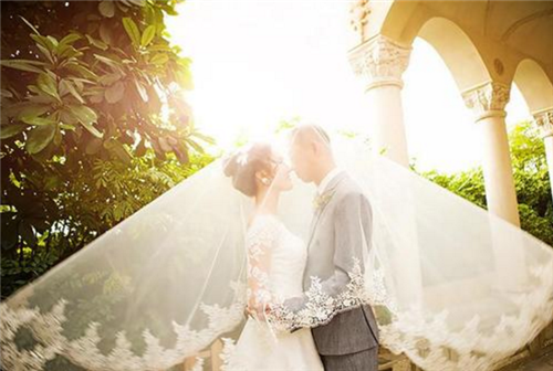 姐妹结婚发朋友圈 送新婚夫妇什么礼物比较好(图2) 姐妹结婚发朋友圈 送新婚夫妇什么礼物比较好(图2)