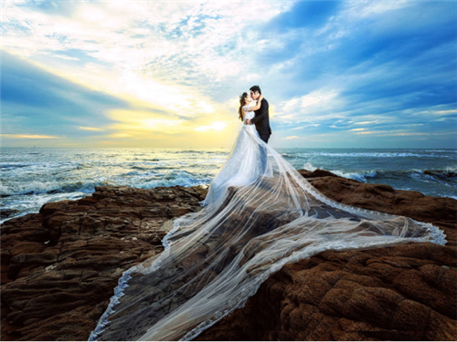 朋友结婚发的朋友圈 结婚提前多久通知亲朋好友(图3) 朋友结婚发的朋友圈 结婚提前多久通知亲朋好友(图3)