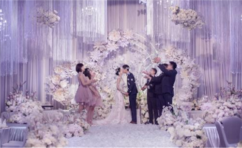 祝两位新婚快乐句子有哪些 参加婚礼要注意哪些