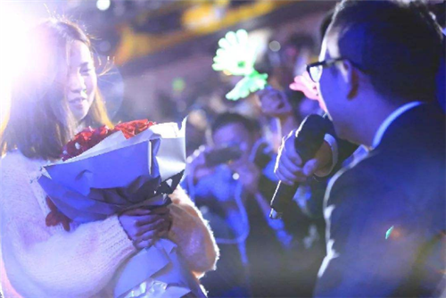祝福新人的唯美句子 结婚祝福语注意什么(图5) 祝福新人的唯美句子 结婚祝福语注意什么(图5)