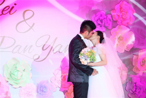 祝福新人的唯美句子 结婚祝福语注意什么(图3) 祝福新人的唯美句子 结婚祝福语注意什么(图3)