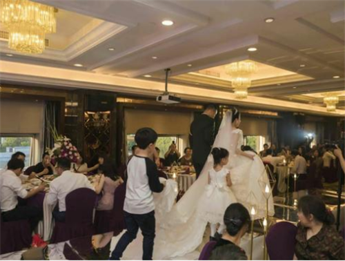 祝福新人的唯美句子 结婚祝福语注意什么(图6) 祝福新人的唯美句子 结婚祝福语注意什么(图6)